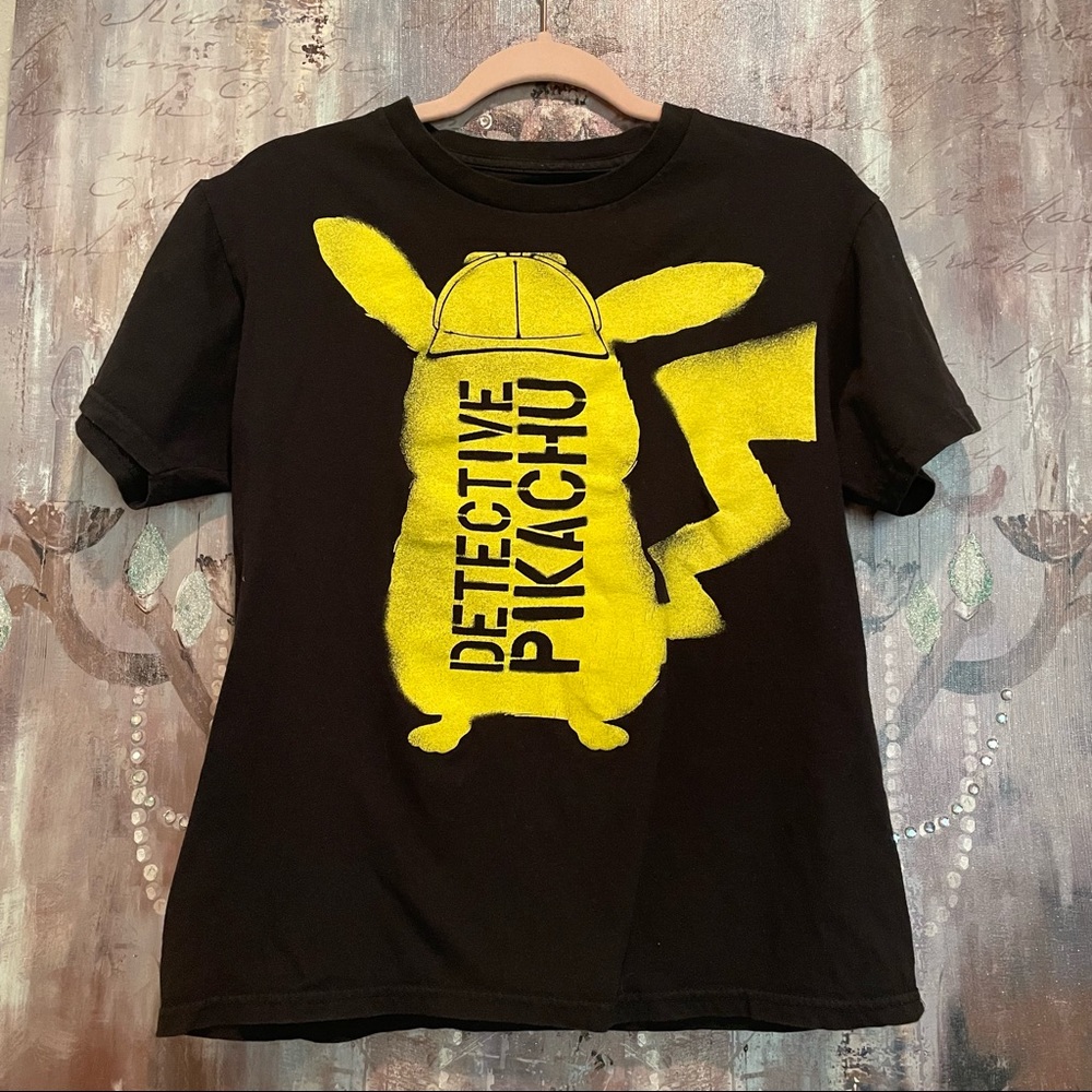 Pokemon Detective Picachu TShirt. Size S